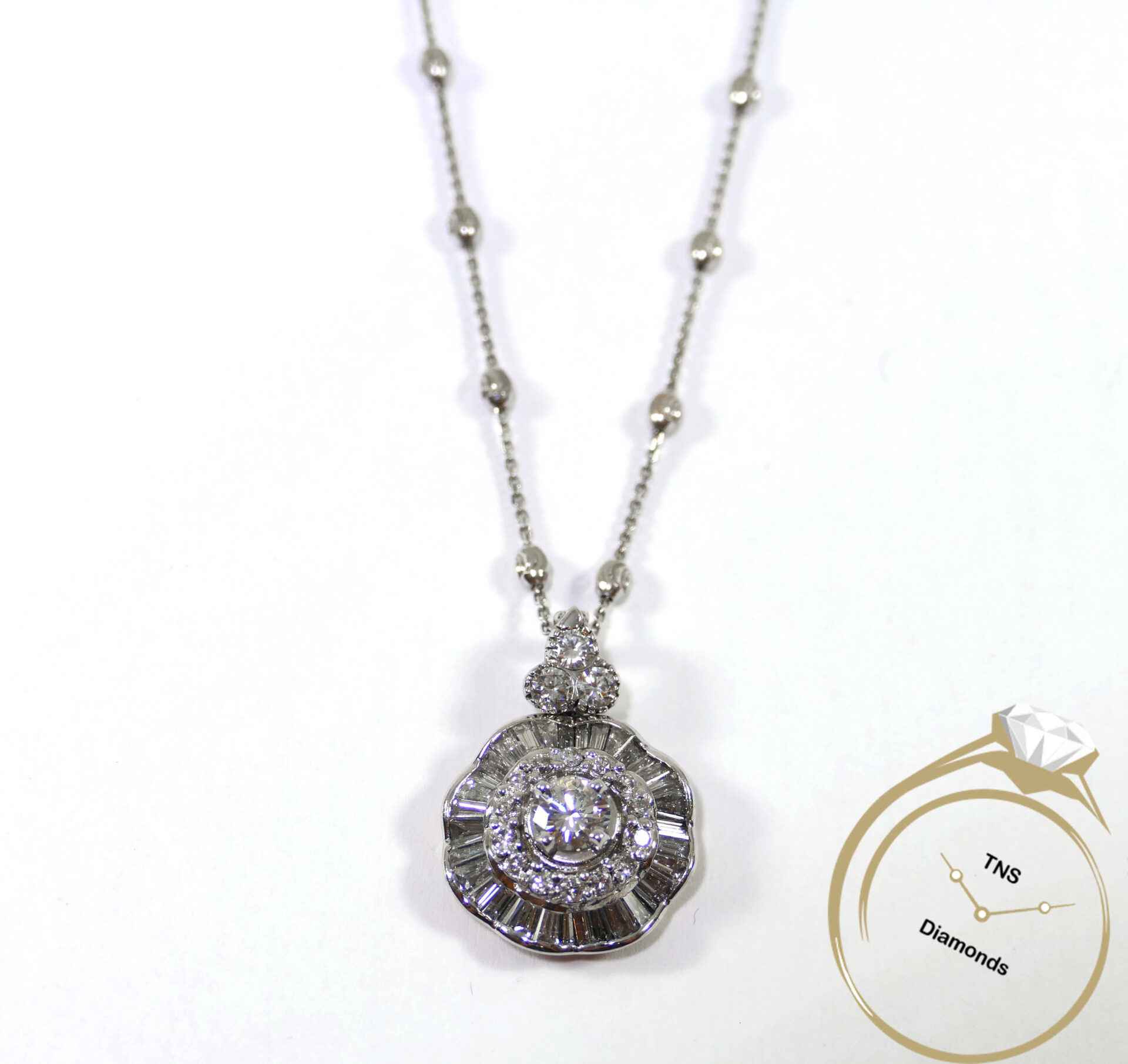 18K Diamond Necklaces for Women -VVS Clarity E-F Color -Indian