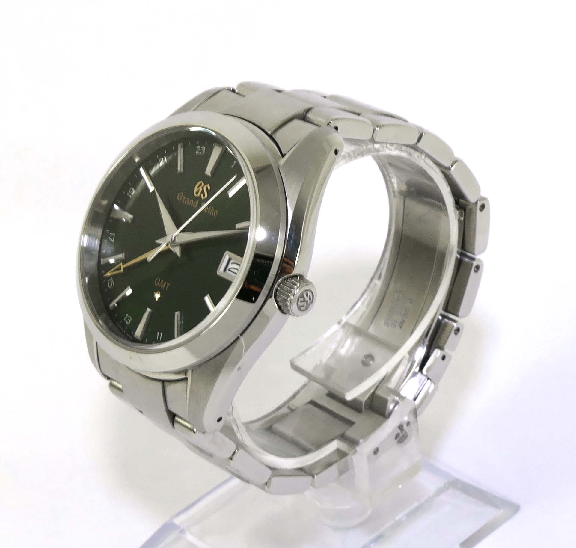 2019 Grand Seiko Limited Edition GMT Green SBGN007 40mm Box Papers