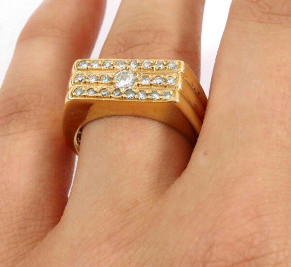 Solitaire diamond Wide Band For Men In 18K Yellow Gold | Goldring designs,  Verlobungsring mann, Diamantring