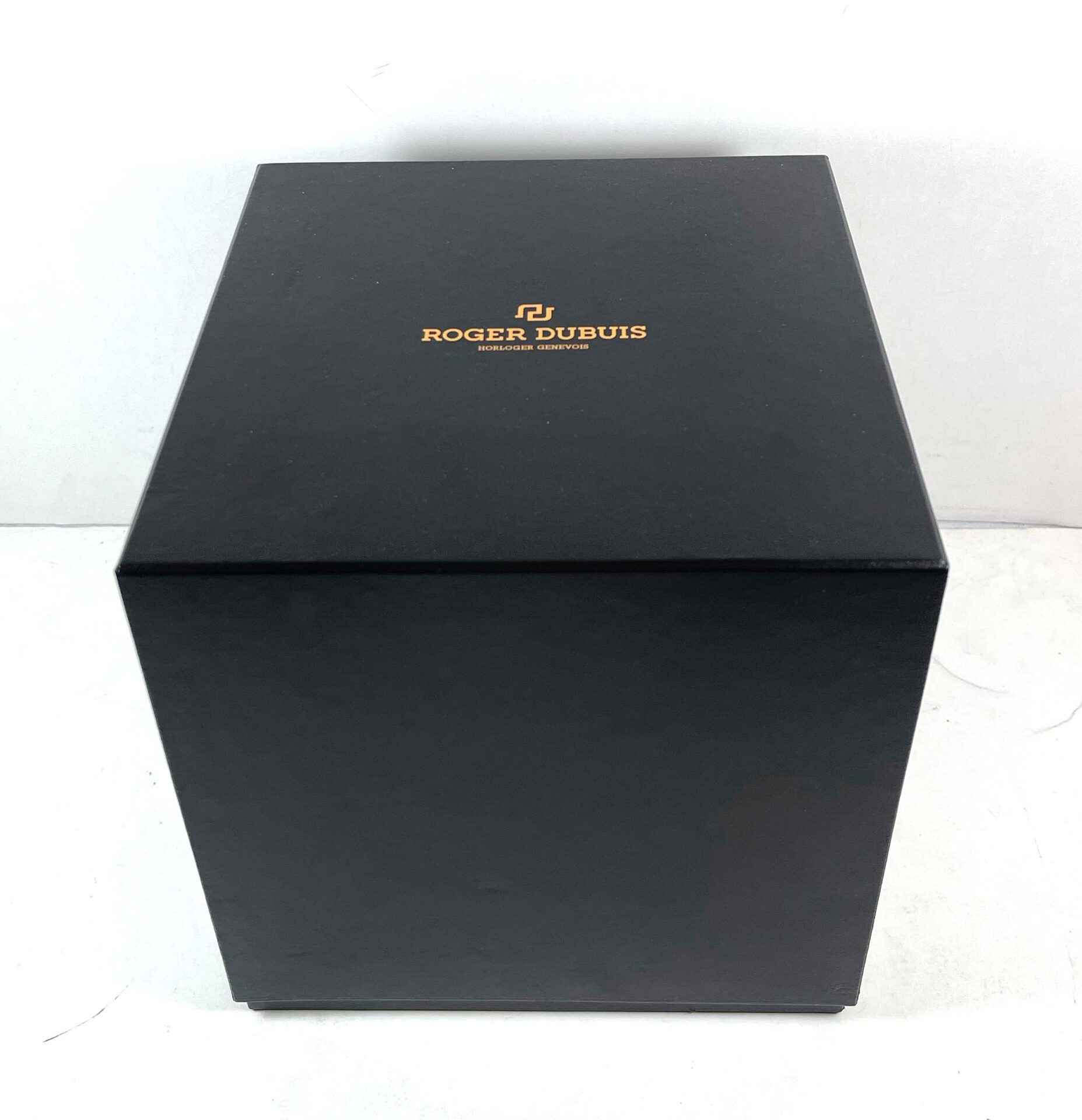 Roger discount dubuis box