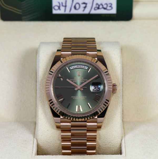 Rolex Day-Date 40 President Rose Gold Olive Green Roman Dial 228235 