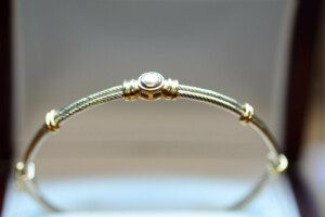 14K-Two-Tone-White-Yellow-Gold-035ct-Diamond-Cable-Bangle-Bracelet-1364-gram-171412500955