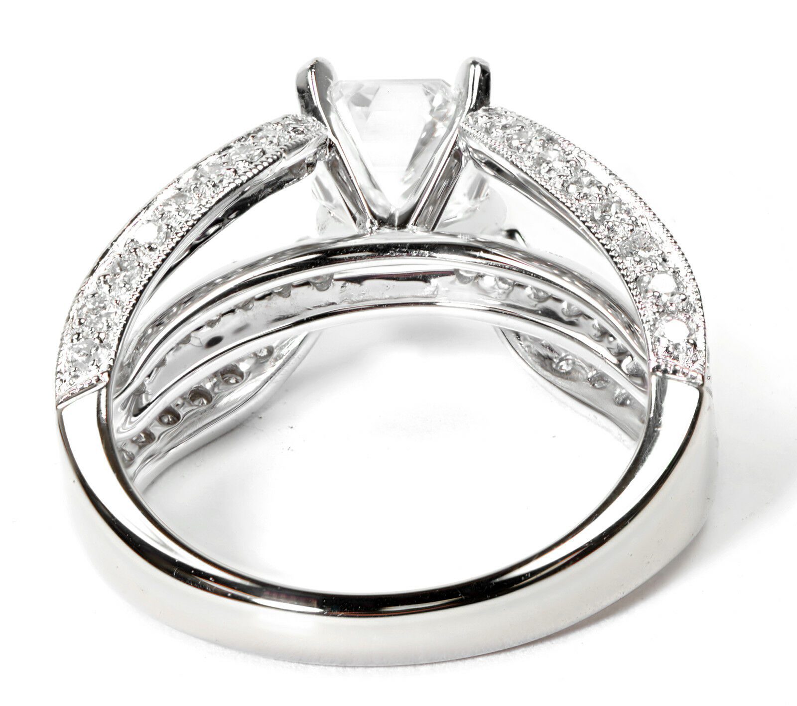 18K White Gold Ladies Diamond Ring 3.2ct Unique Wedding Band