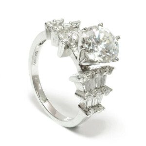 Trapezoid-and-Round-Diamond-Engagement-Semi-Mount-Ring-in-18k-White-Gold-100-c-111881608116-2