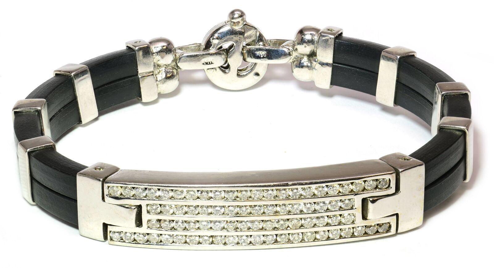 Мужской браслет с бриллиантами. Gold Rubber Bracelet 14k Sauro. Мужские браслеты из белого золота брендовые. Черный каучук браслет с бриллиантом.